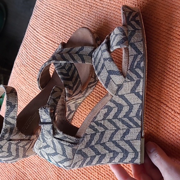 TOMS Wedge Sandal Boho Style Size 6.5 - Picture 6 of 11